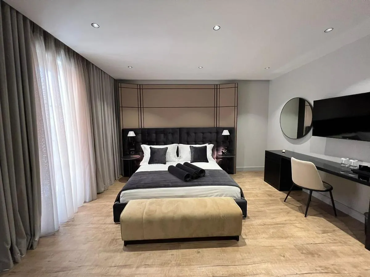 סרנדה Rozafa Palace Hotel